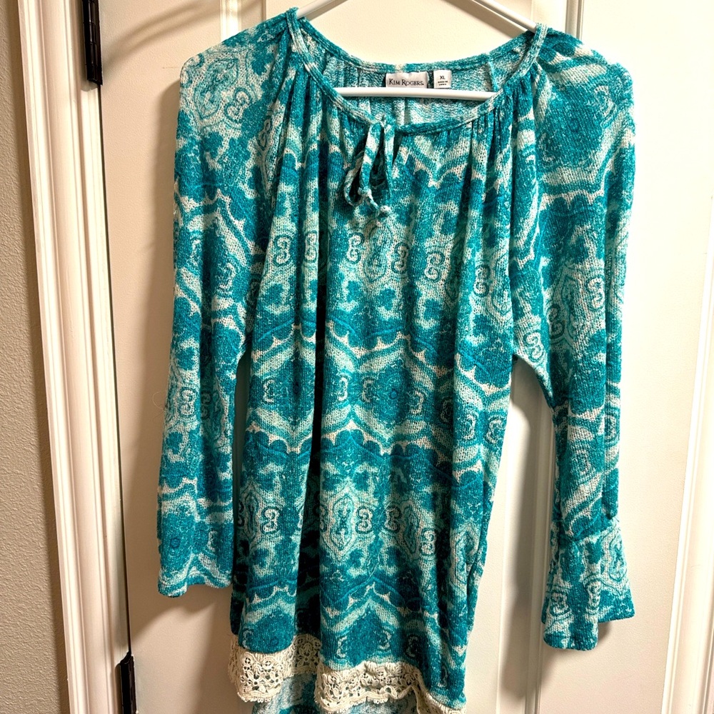 Kim Rogers Aqua and White Patterned Top